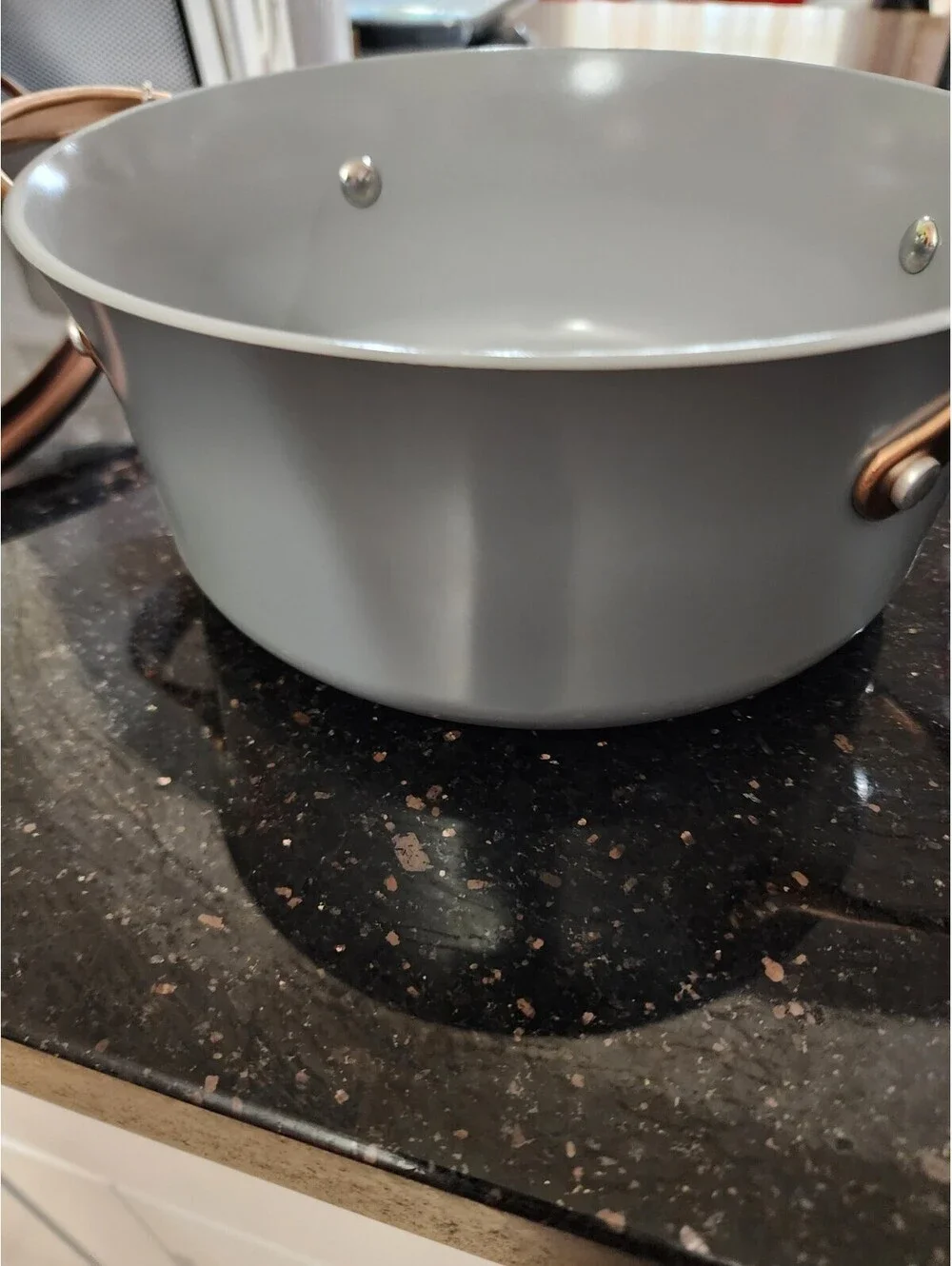 Authentic kitchen2.5-qt- 7.9